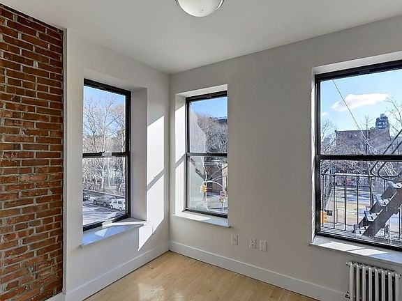 5th image of 19 Stanton St #42B