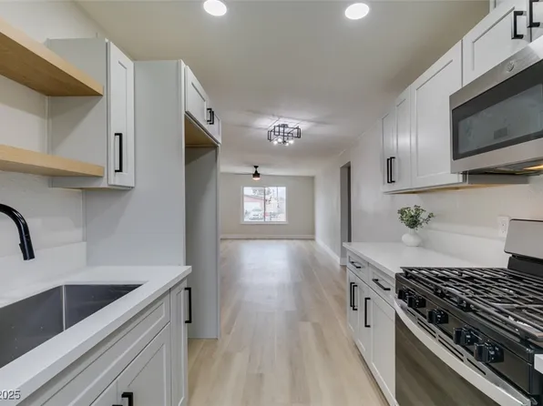 2494 San Marcos St, Las Vegas, NV 89115