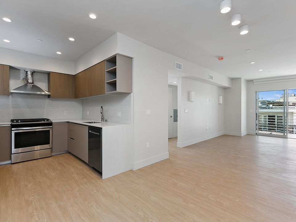 1st image of 11837 Mayfield Ave