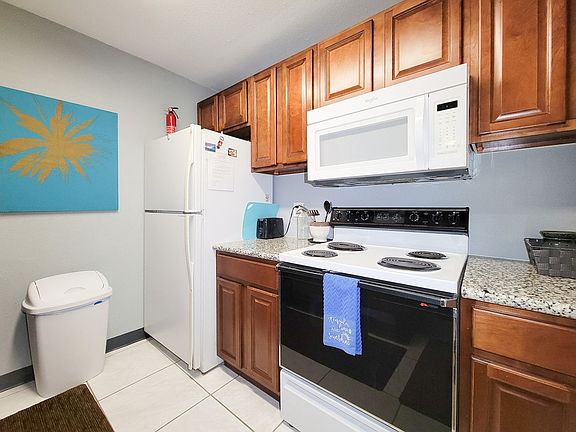 3rd image of 3900 Woodchase Dr APT 160