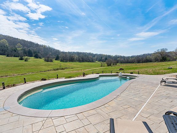 56th image of 2063 Kennedy Creek Rd