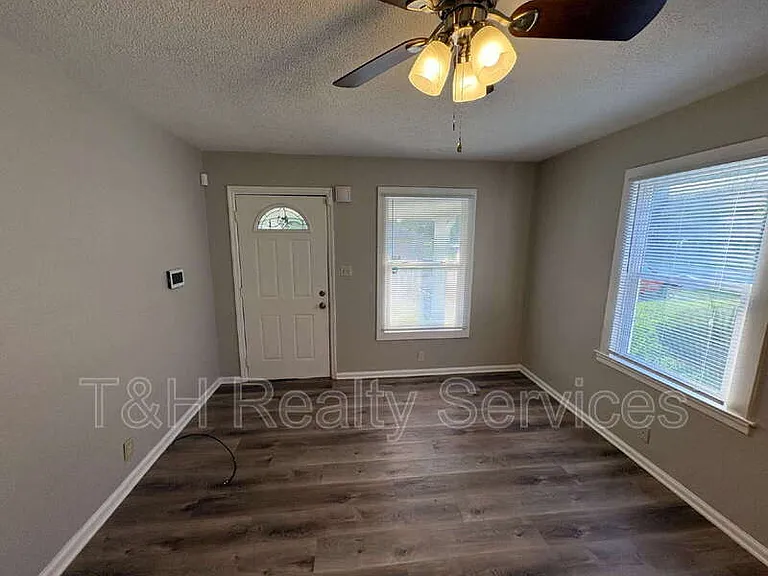 3363 Nicholas Ave — Photo 3