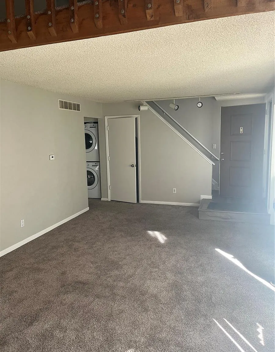 2 bed, 2.0 bath, 1091 sqft, $1,695 — Photo 4