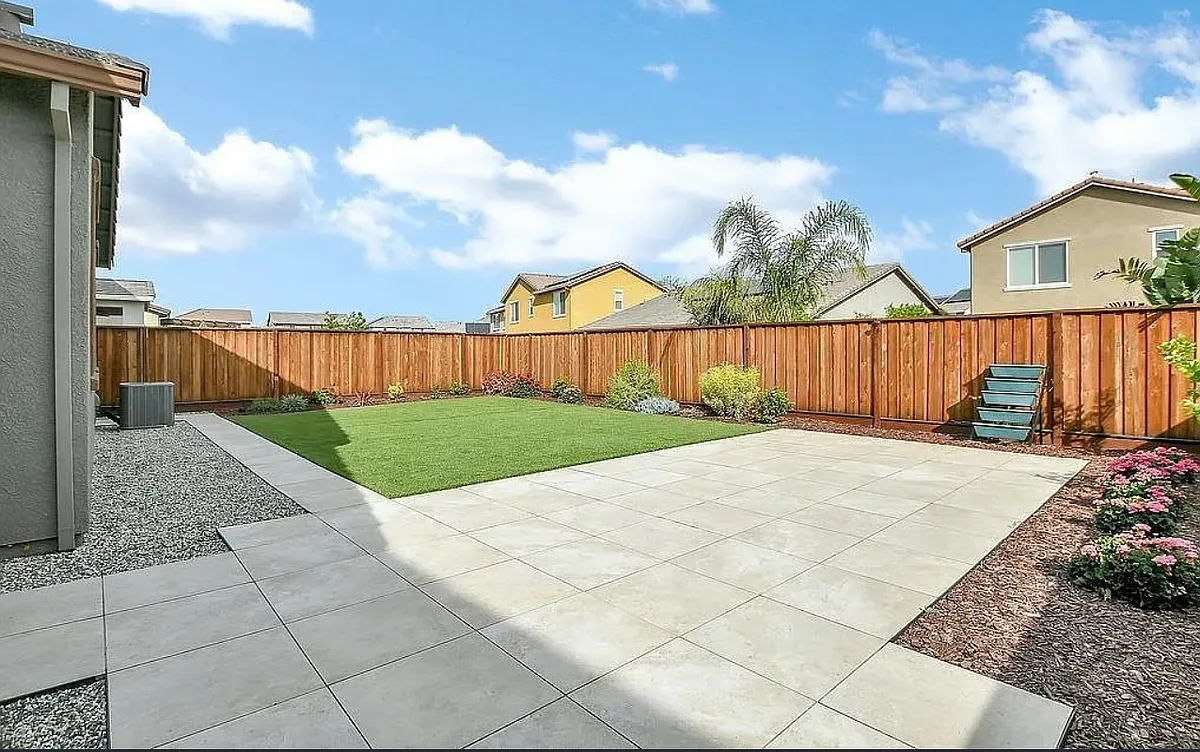 Building Photo - 5443 Pinzano Way