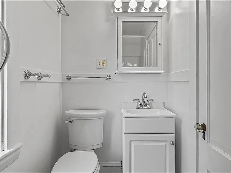 38 Cottage St #1 — Photo 4