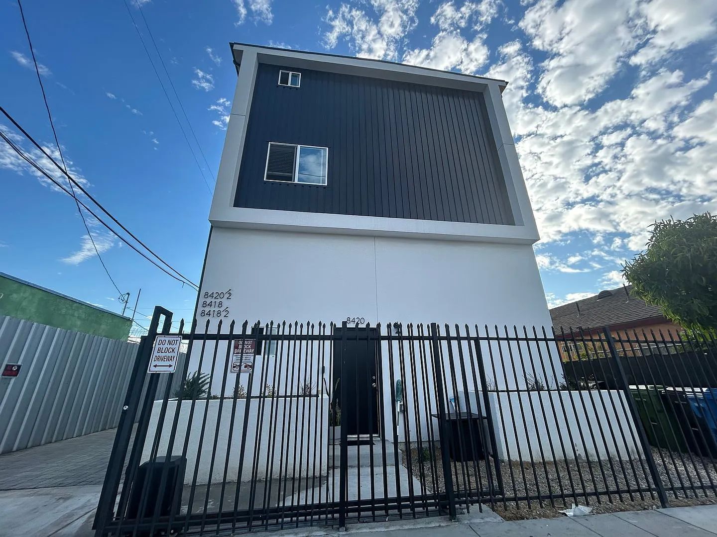 NewB La T 8418 — Photo 1