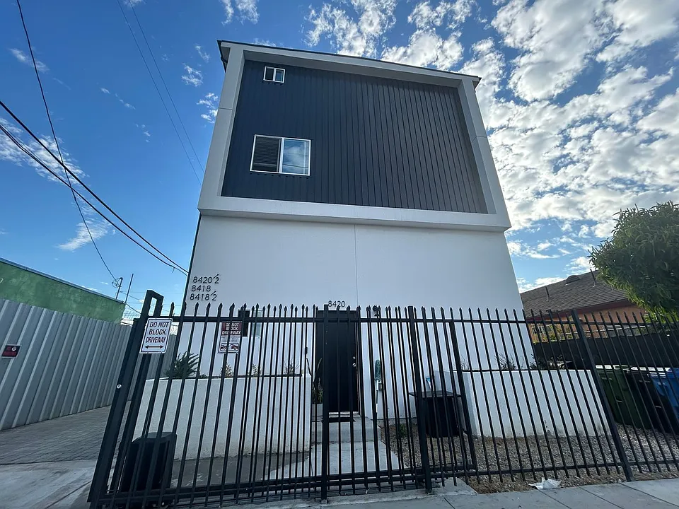 8418 S Main St