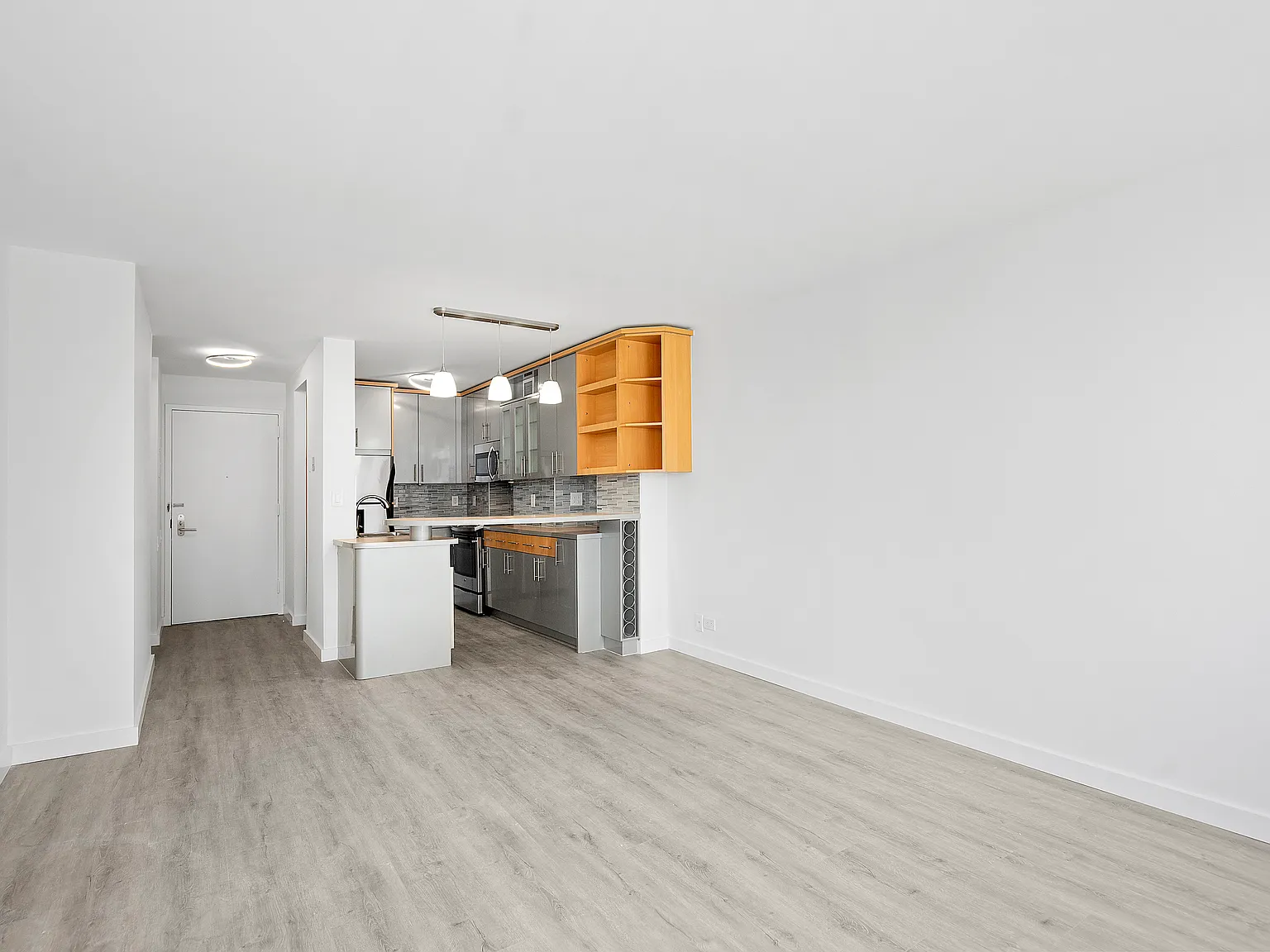 295 Greenwich Street — Photo 2
