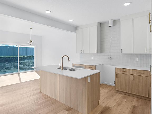 4th image of 20915 24th Ave NW