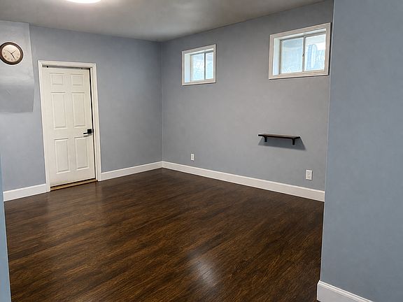 5th image of 217 Seward Ave NW #1