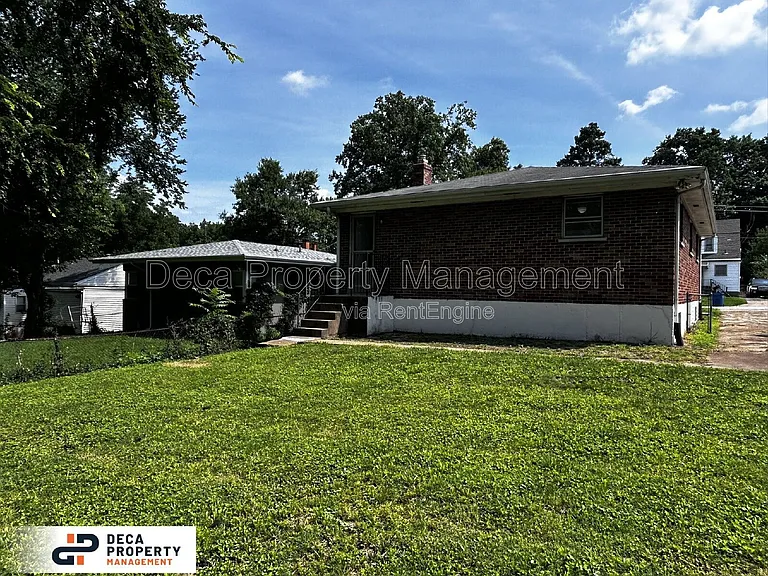 2312 Shields Ave — Photo 13