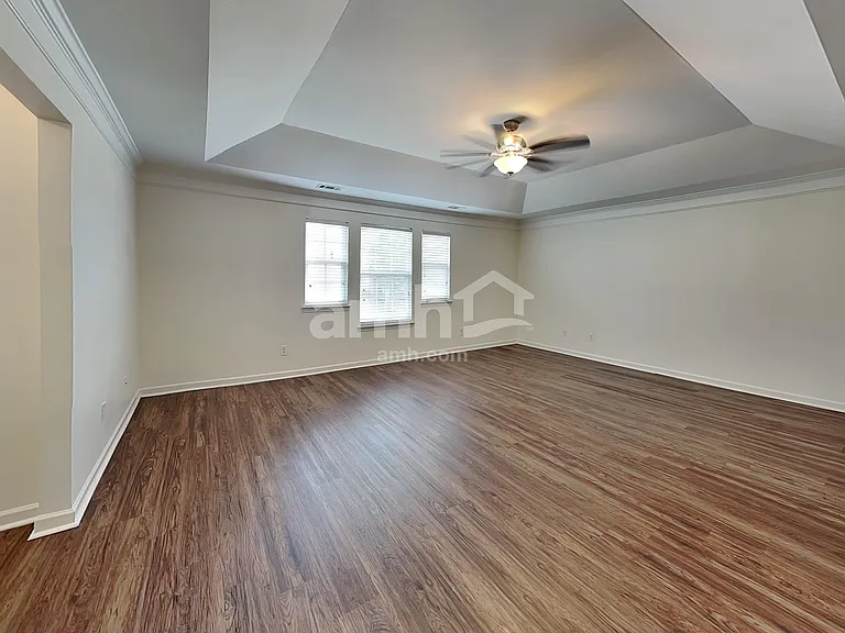 2641 Farmstead Ct — Photo 9