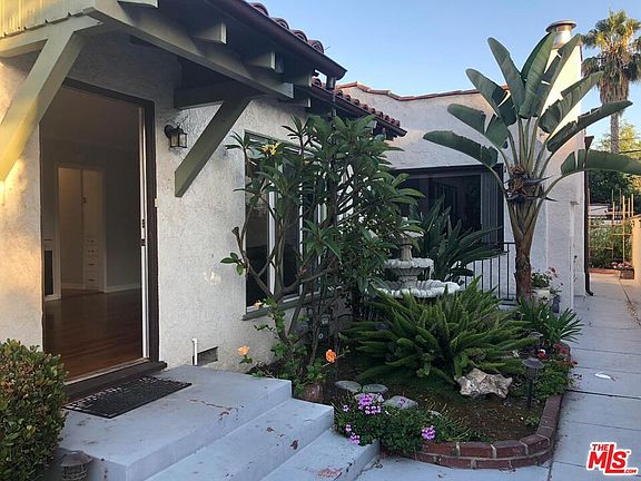 4th image of 10700 Moorpark St