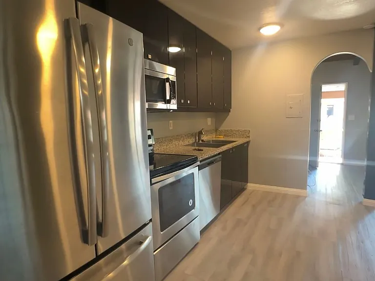 1000 W Macarthur Blvd #130 — Photo 12