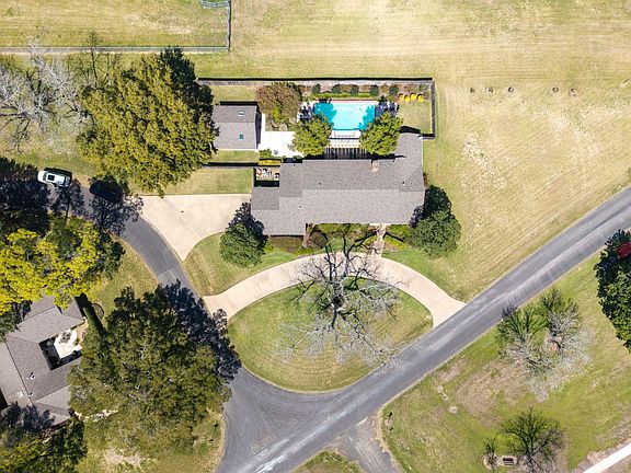 5th image of 905 Sunny Ln