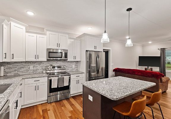 5th image of 104 Gospel St