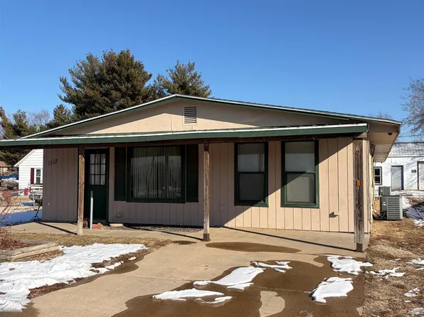 1512 Spring Bay Rd, East Peoria, IL 61611