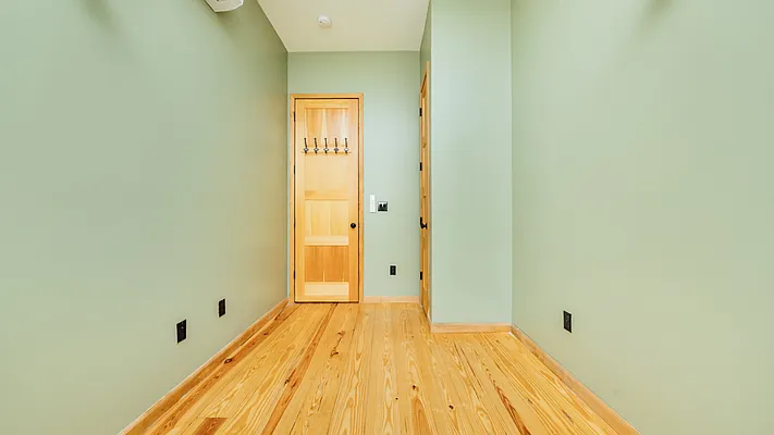 Rented by Nooklyn NYC LLC | media 46