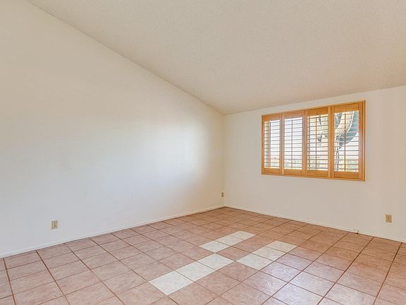 3rd image of 2735 W Sunrise Dr