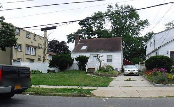 1st image of 202 Waukena Ave