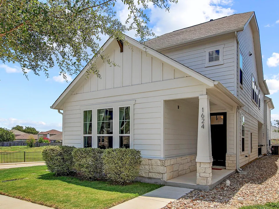 1624 Coral Sunrise Trl