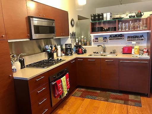 Fully-stocked kitchen with Bosch appliances