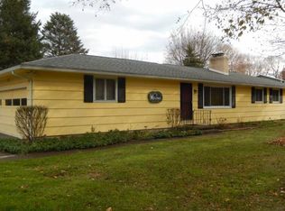 16 Sunset Trl, Fairport, NY 14450