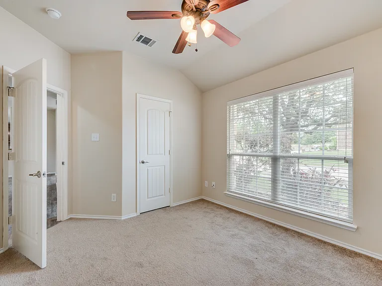 1077 Hampton Bay Dr — Photo 21