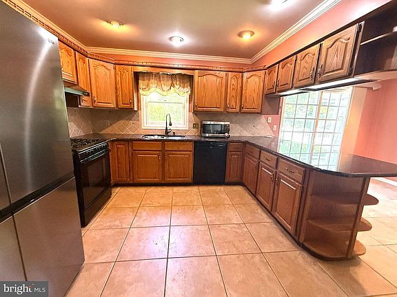 4th image of 3601 Coventry Ct