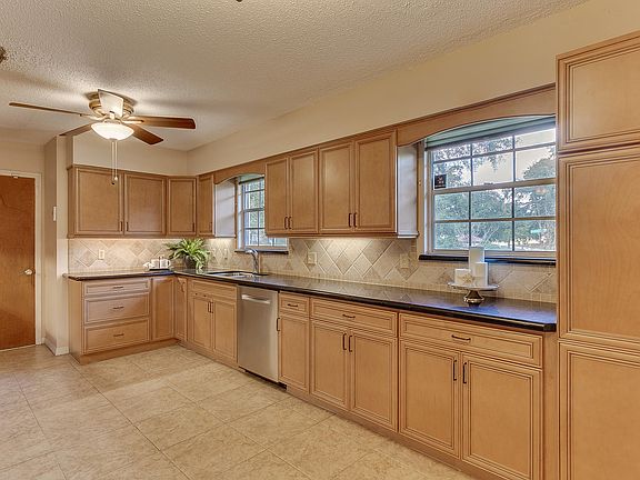 5th image of 4072 Thicket Ln