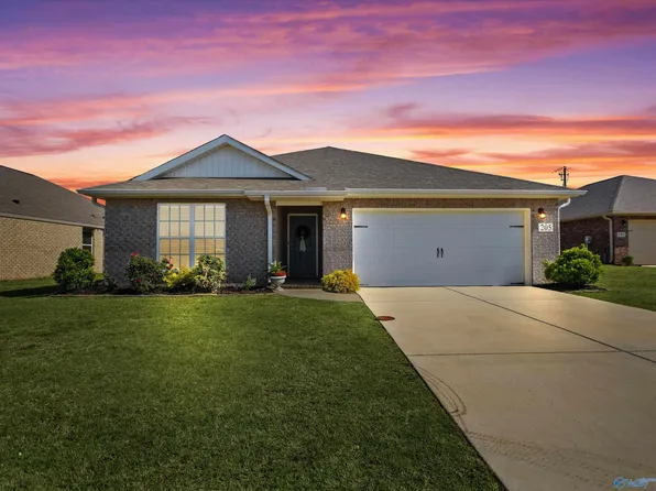 205 Cherry Laurel Dr, Hazel Green, AL 35750