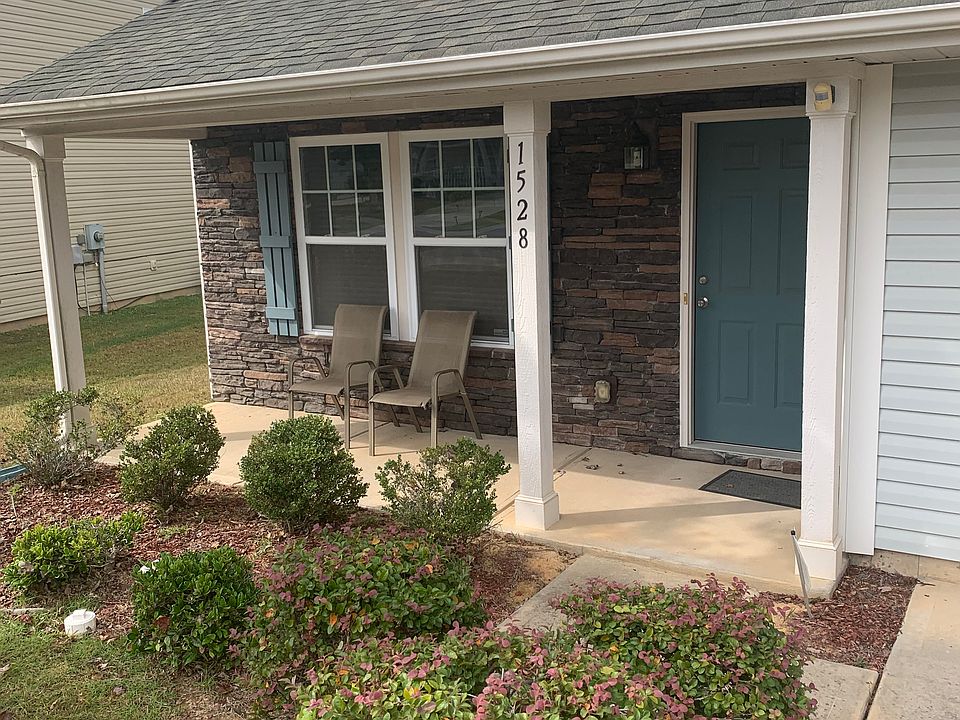 2nd image of 1528 Logan Patrick Ct