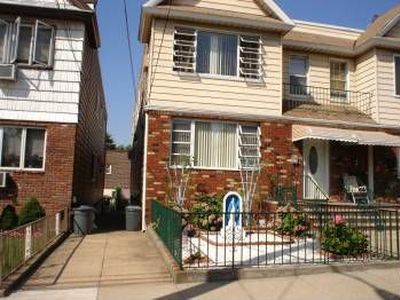 6223 69th Pl, Middle Village, NY, 11379