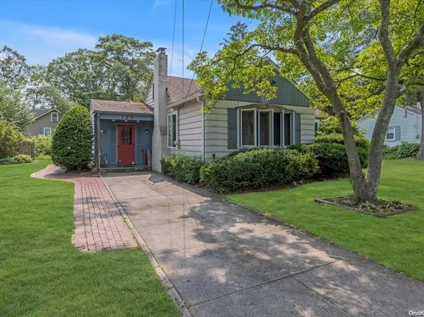 129 Fillmore Street, Centerport, NY 11721