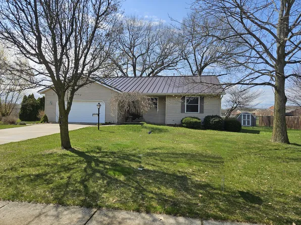 505 Filbert St, New Carlisle, IN 46552