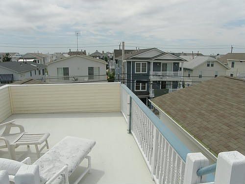 3rd image of 1835 Asbury Ave
