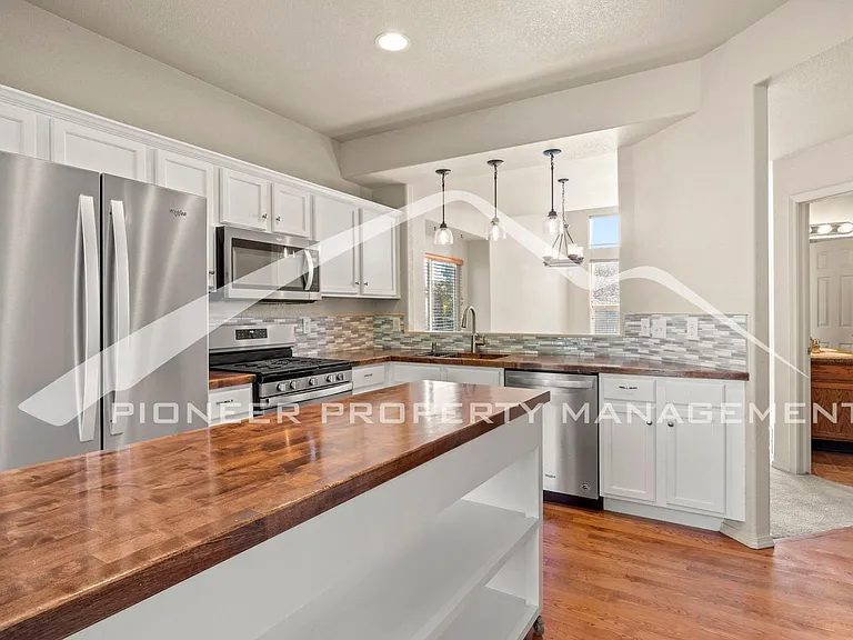 3654 Tail Wind Dr — Photo 3