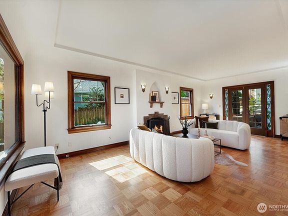 3rd image of 6517 Fremont Avenue N