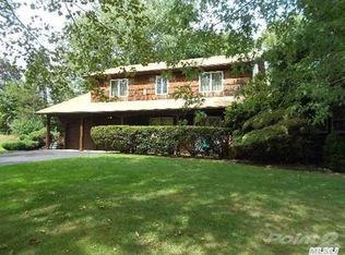 8 Markwood Ln, East Northport, NY 11731