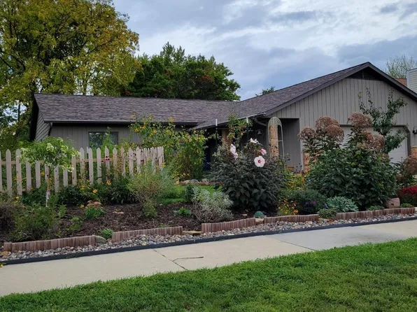 827 23rd St SW, Rochester, MN 55902