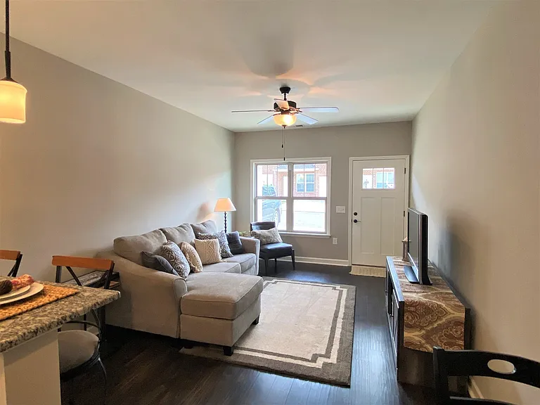 1002 Villa Cir — Photo 6