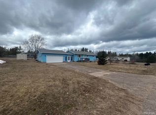 208 Kawbawgam Rd, Marquette, MI 49855