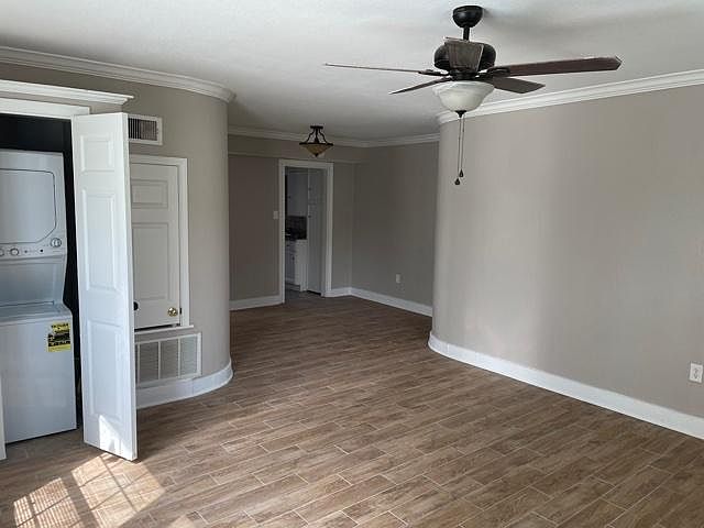 Living Room, Dining Room & Washer/Dryer