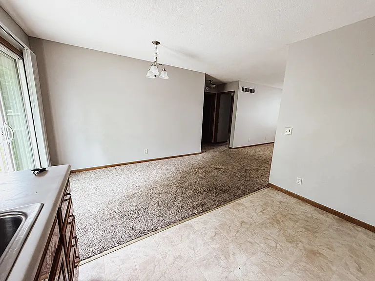 3211 Squire Ln — Photo 16