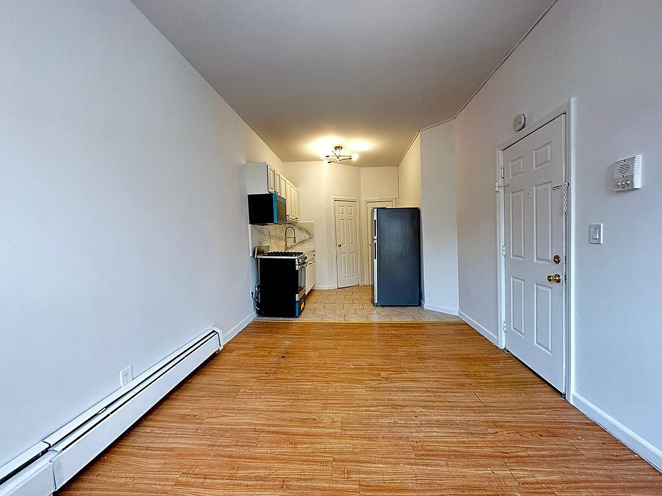 2nd image of 188 South St #1B