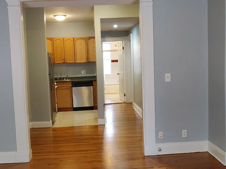 32 Boulevard Ter #1 — Photo 3