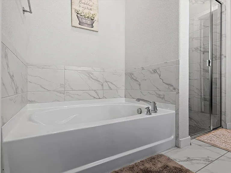1812 David Ezra St — Photo 21