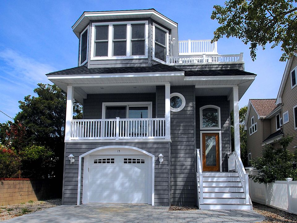 4 Bdrm 3.5 Baths