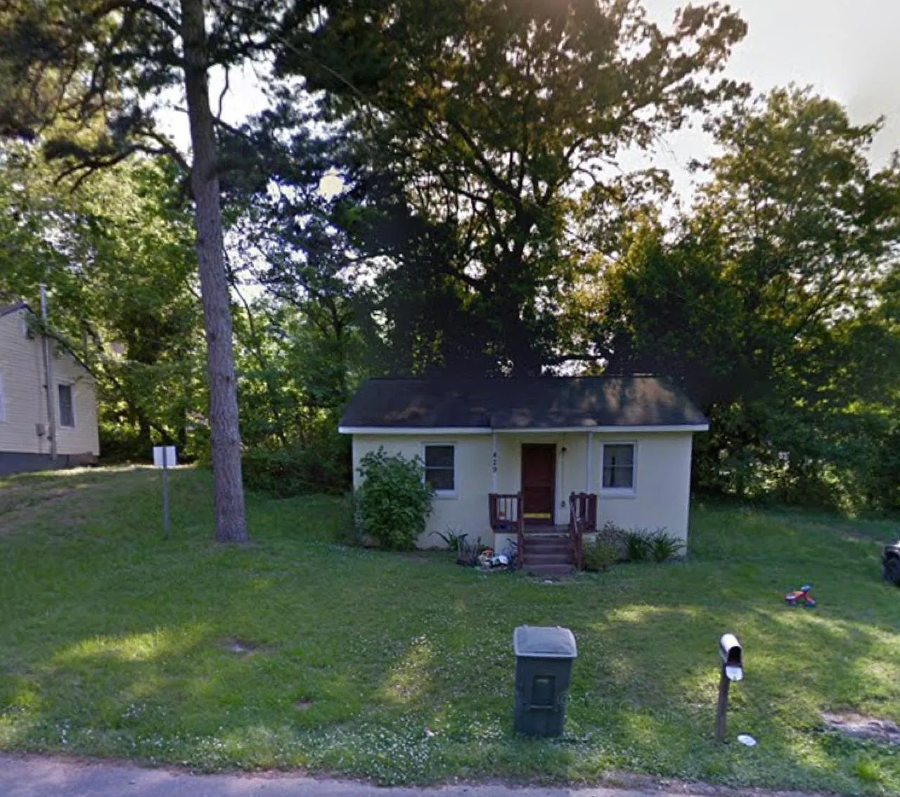 429 N Cherry St — Photo 2