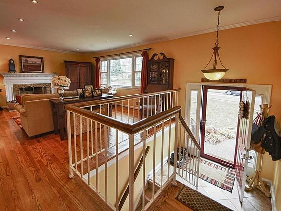 Entry way to split level